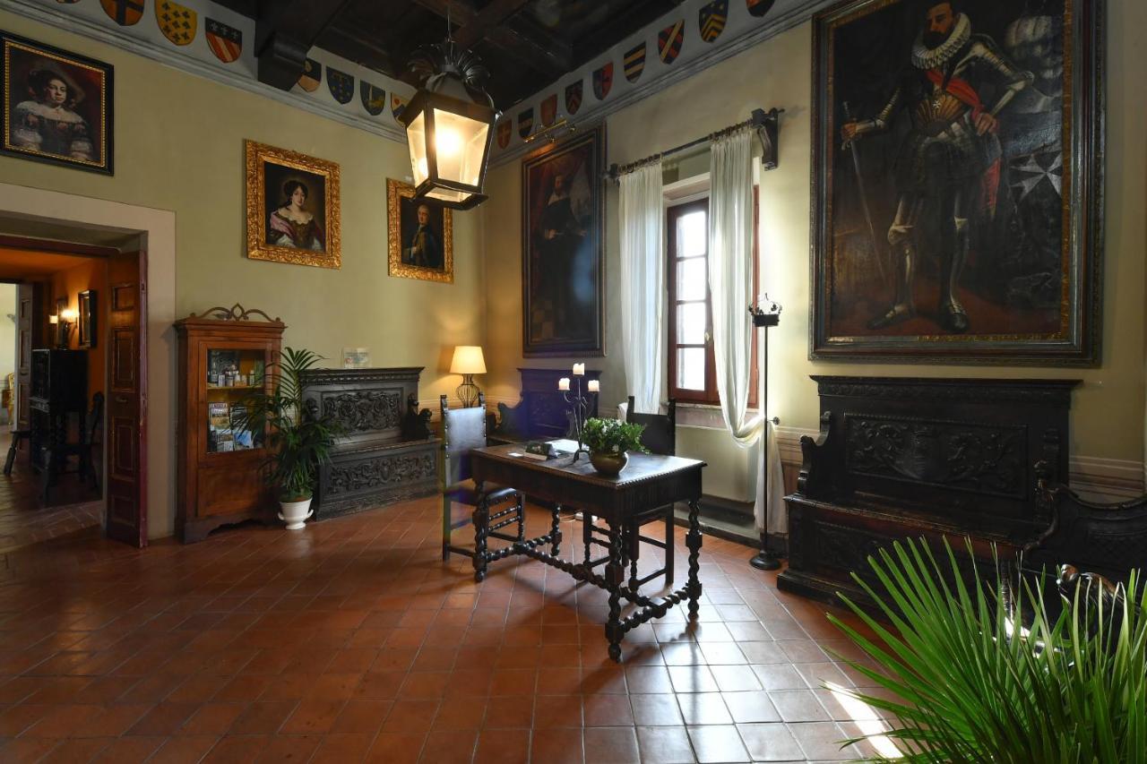 ホテル Castello Costaguti Roccalvecce エクステリア 写真