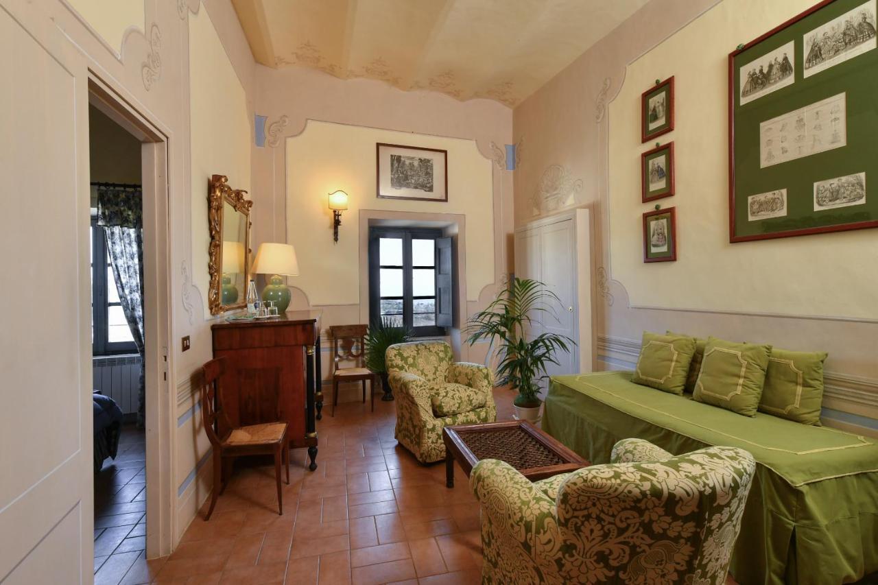 ホテル Castello Costaguti Roccalvecce エクステリア 写真