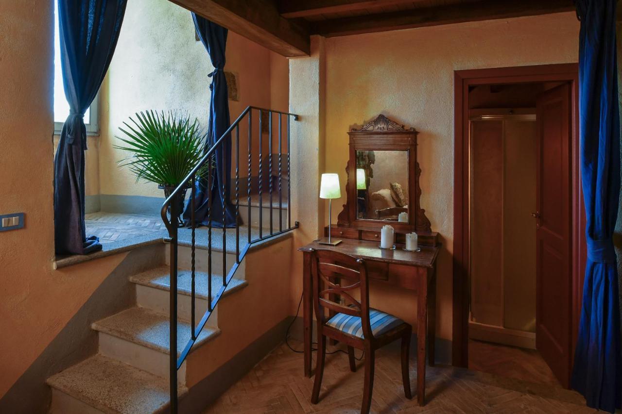 ホテル Castello Costaguti Roccalvecce エクステリア 写真