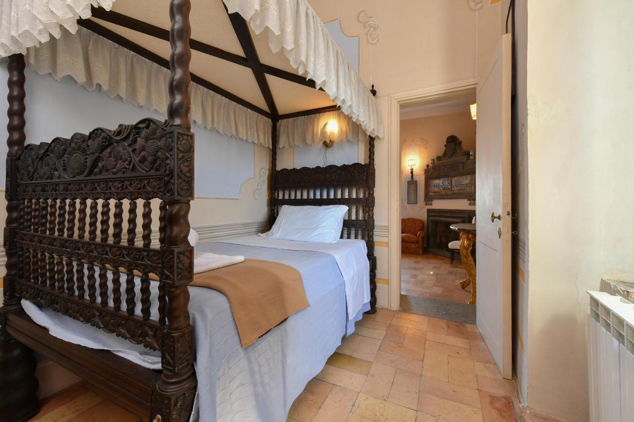 ホテル Castello Costaguti Roccalvecce エクステリア 写真