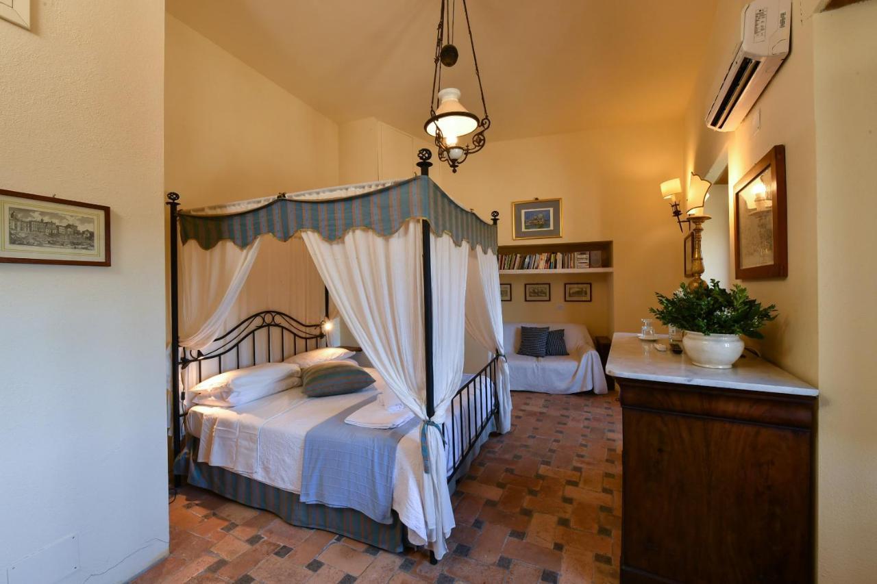 ホテル Castello Costaguti Roccalvecce エクステリア 写真