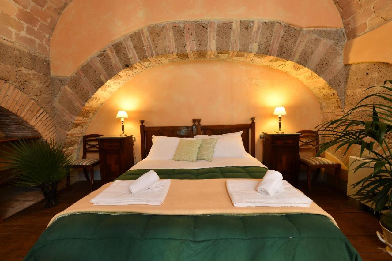 ホテル Castello Costaguti Roccalvecce エクステリア 写真