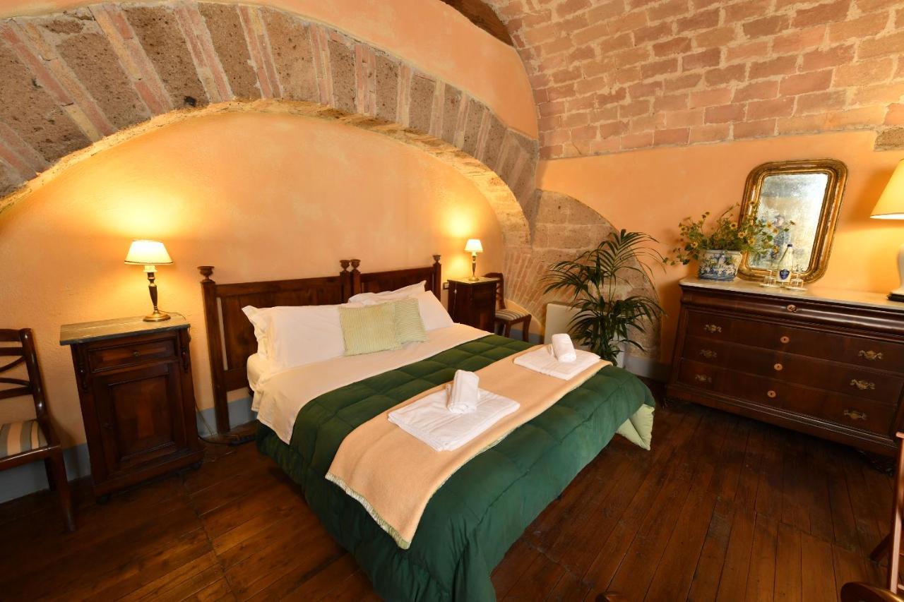 ホテル Castello Costaguti Roccalvecce エクステリア 写真