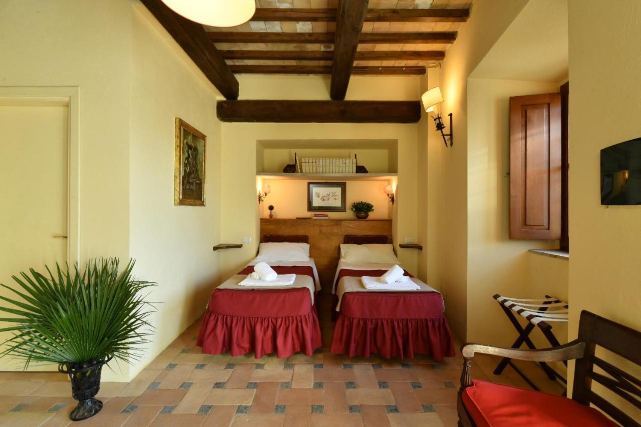 ホテル Castello Costaguti Roccalvecce エクステリア 写真