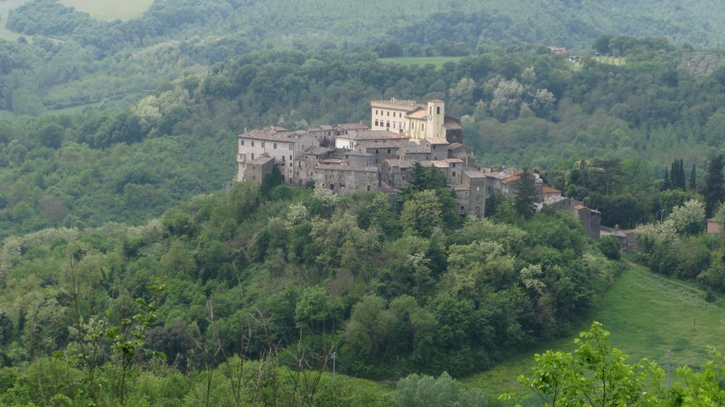 ホテル Castello Costaguti Roccalvecce エクステリア 写真