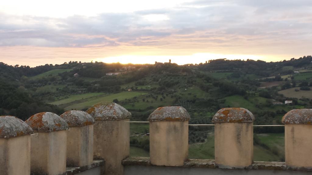 ホテル Castello Costaguti Roccalvecce エクステリア 写真